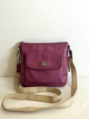 Coach Park Swingpack Crossbody bag (model F49170)